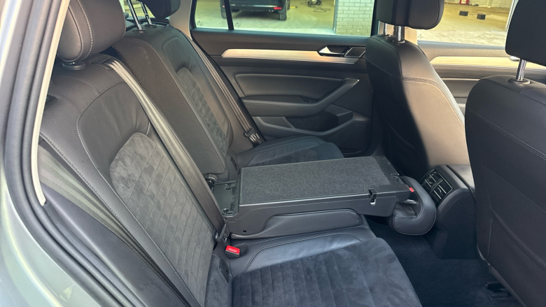 Volkswagen Passat 2.0 TDI GT 5dr DSG [Panoramic Roof] Diesel Estate